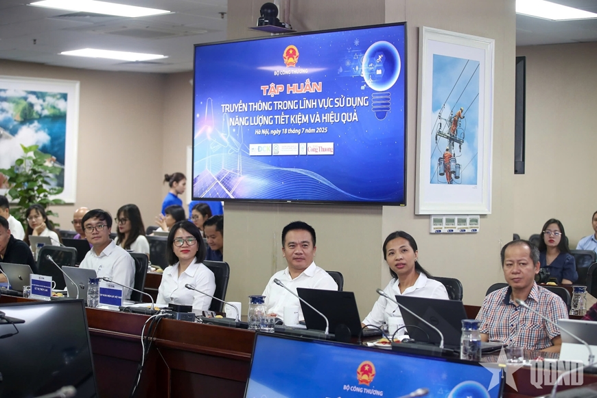 Các đại biểu tham dự hội nghị.